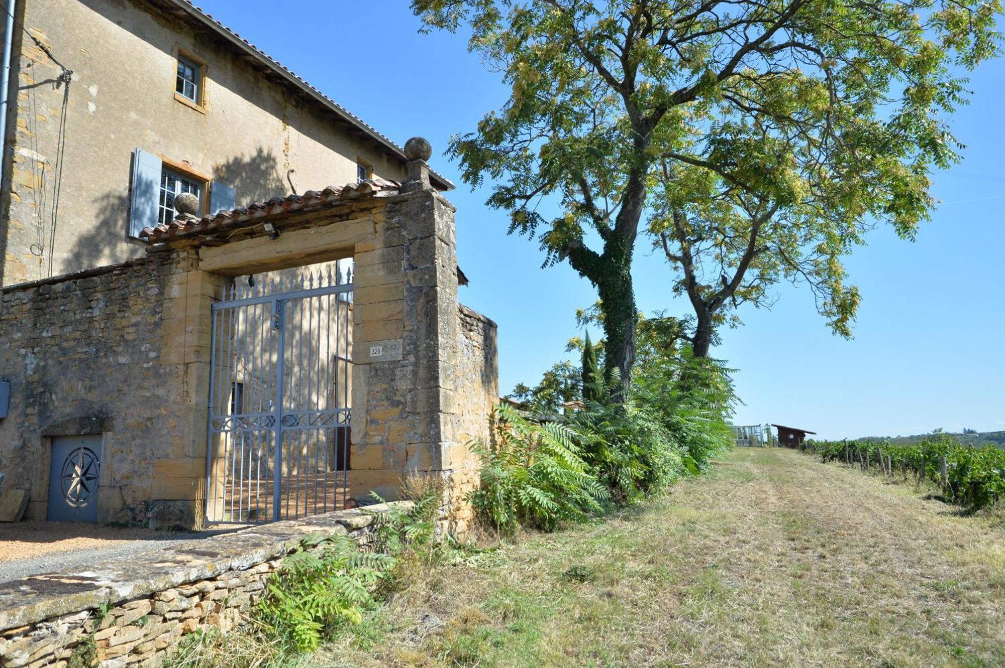 Le Clos Zelie Pouilly-le-Monial ภายนอก รูปภาพ